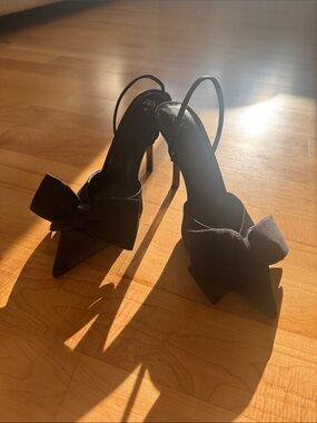 Zara Black Pointed Slingback Heels with Bow Detail